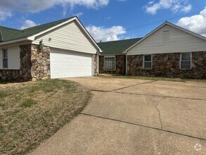 Building Photo - 3800 Innsbrook Dr