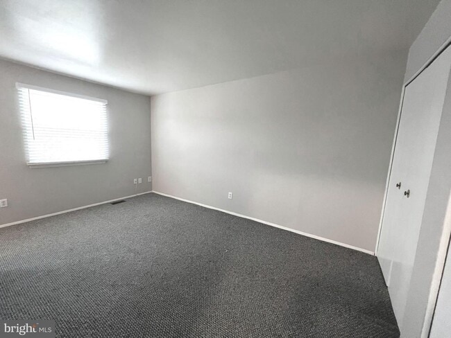 Building Photo - Beautiful 2bd 1.5bth townhome in Elvaton T...