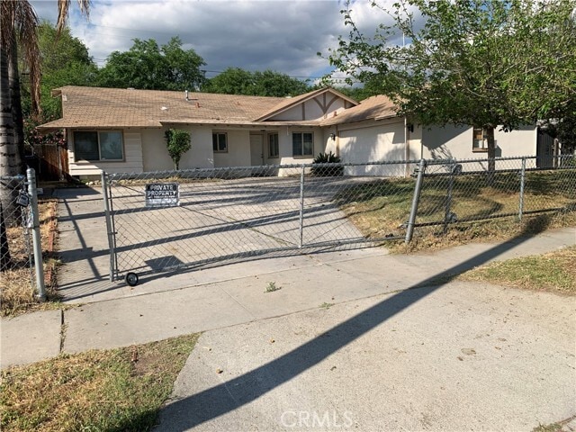 Building Photo - 2282 E 17th St