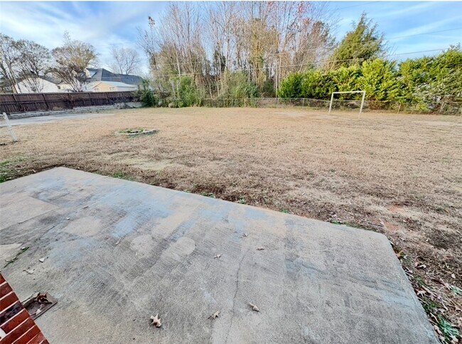 Building Photo - 207 Keystone Dr