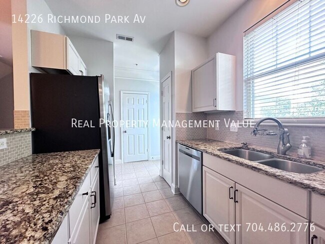 Building Photo - 14226 Richmond Park Ave