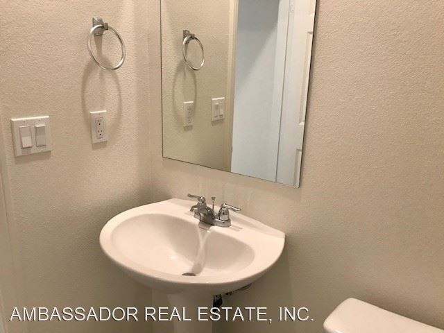 Building Photo - 3 br, 2.5 bath House - 1396 Palo Verde Way...