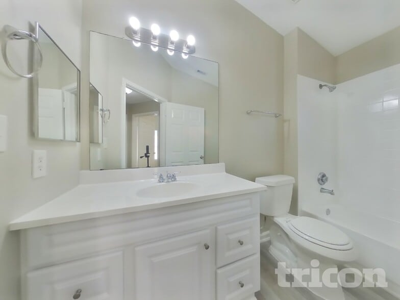 Building Photo - 3215 Kelling St