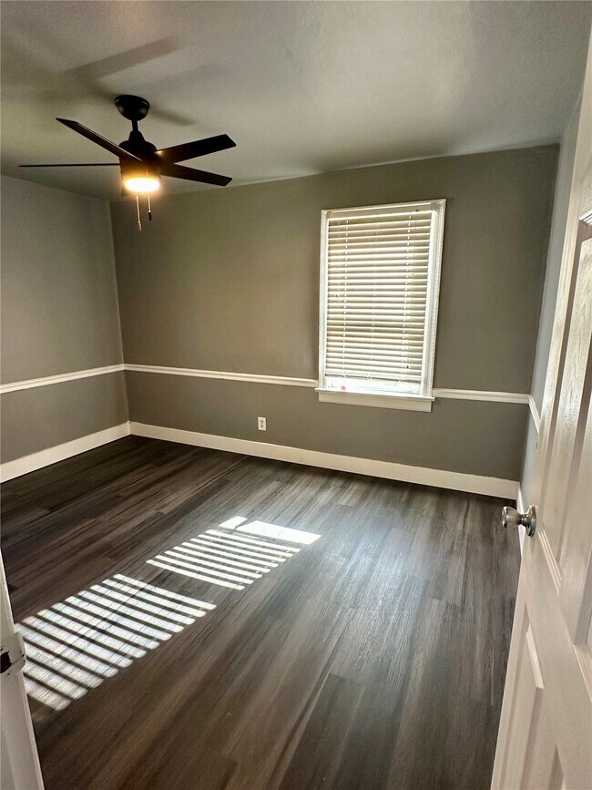 Building Photo - 7121 Lamont Dr