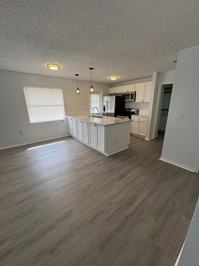 Building Photo - For rent in Lakeland