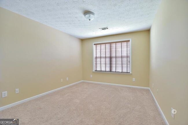 Building Photo - 7915 Green Glen Dr