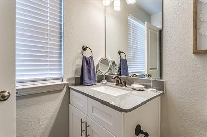 Building Photo - 4009 Sheraton Rd