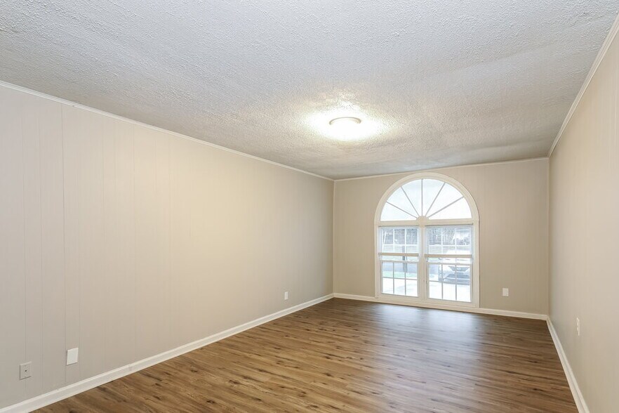 Building Photo - 235 Hurst Point