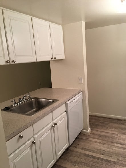 Building Photo - 1111 Maxwell Ave