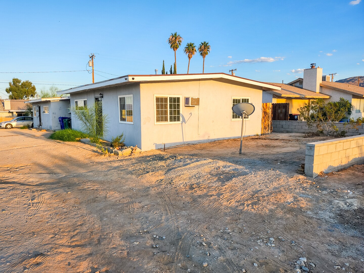 Building Photo - 5527 Baileya Ave