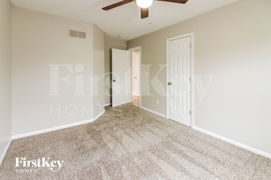 Building Photo - 208 High Point Ln