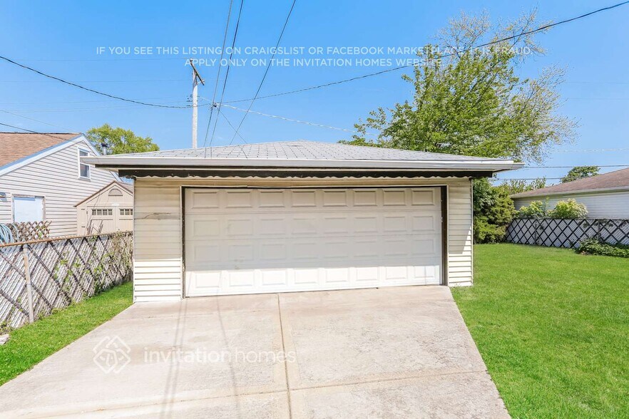 Building Photo - 9225 Menard Ave