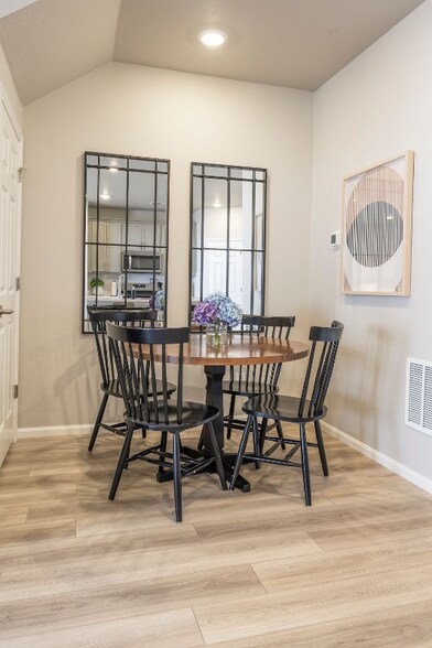 Building Photo - 750 N Rome St