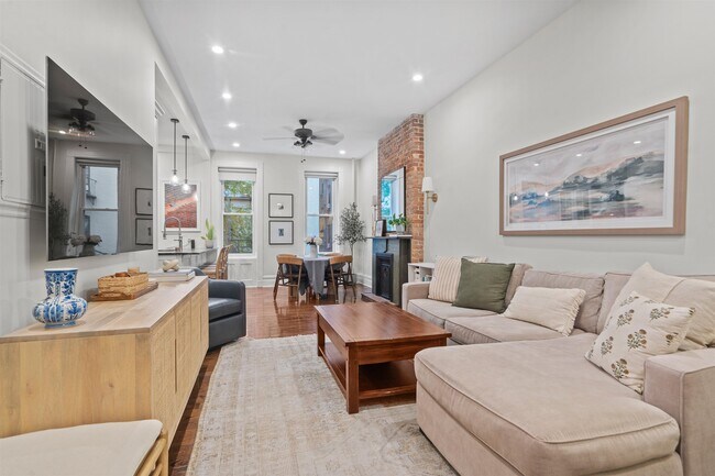Primary Photo - 1210 Park Ave