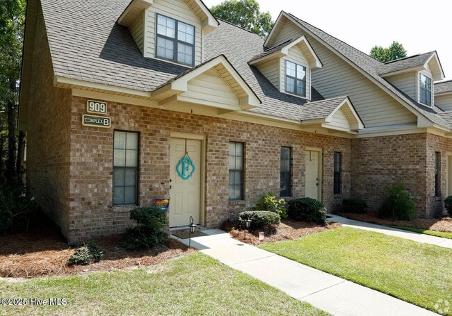 Building Photo - 907 Allen Rd