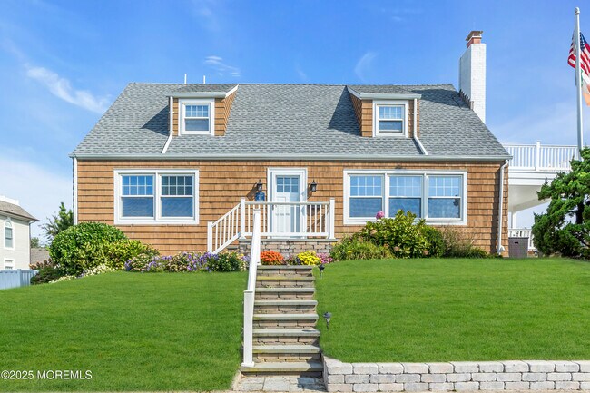 Primary Photo - 411 Ocean Ave N
