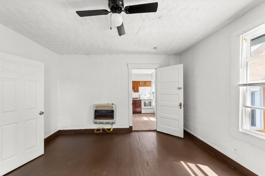 Building Photo - 8302 Sowinski Ave