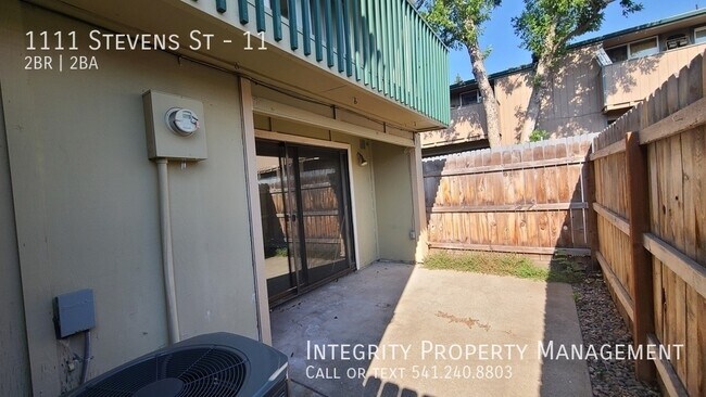 Building Photo - 1111 Stevens St