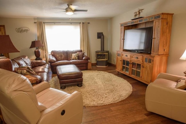 Building Photo - 1821 Raven Ave