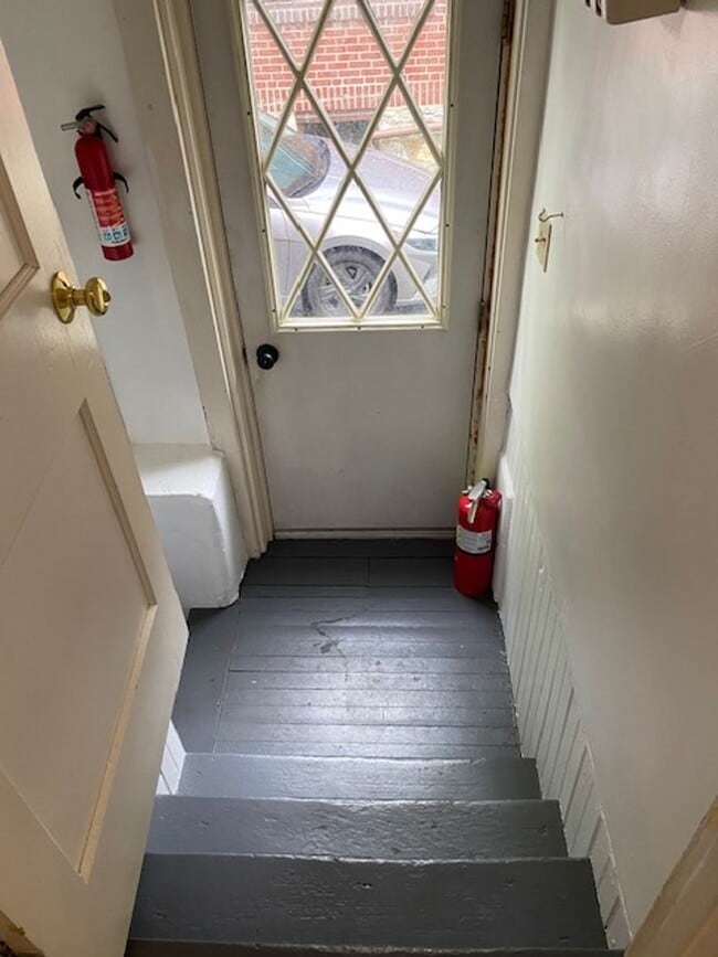 Building Photo - Welcome to 209 Amherst! Charming single-family home located in Wilson School district