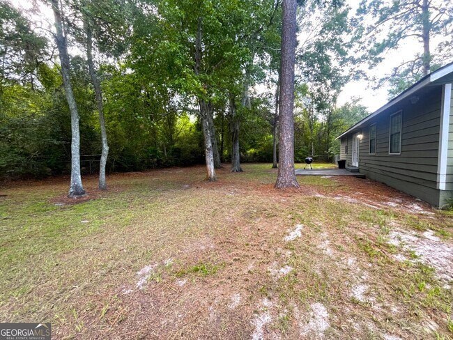 Building Photo - 204 Tanglewood Dr