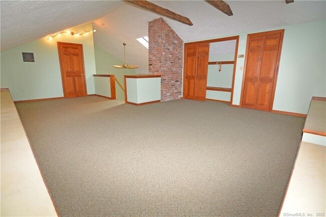 Building Photo - 405 Maple Ave