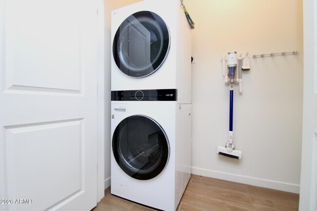 Building Photo - 2511 W Queen Creek Rd