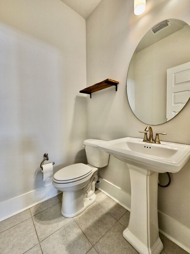 Building Photo - Like new beauty in Point Hope - Charleston