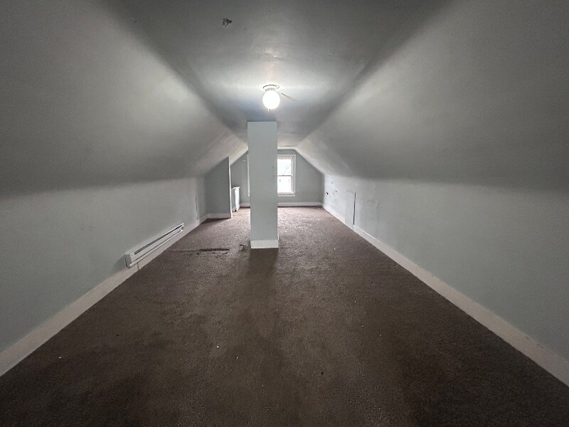 Building Photo - 977 E 128th St