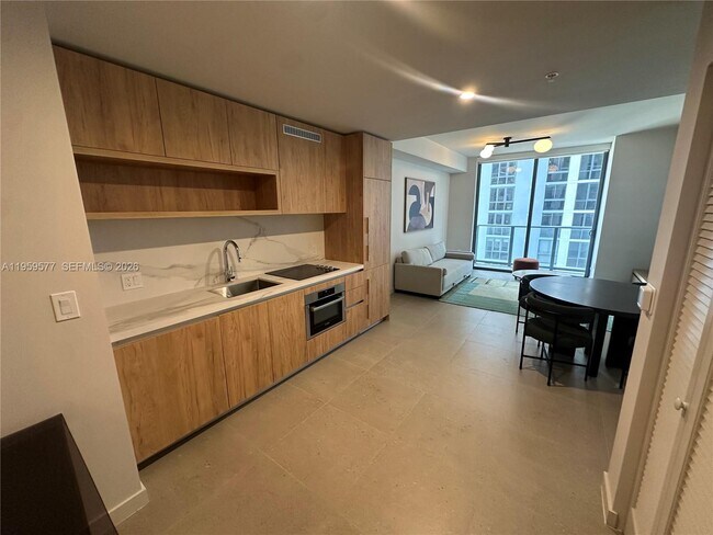 Building Photo - 11 NE 6th St