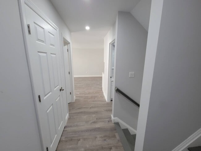 Building Photo - 31 Bouton St