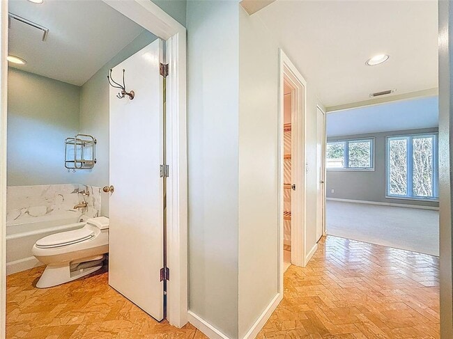 Building Photo - 1351 Willow Brk Dr