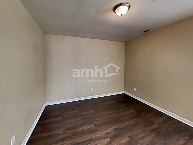 Building Photo - 100 Arbor Wynds Ct