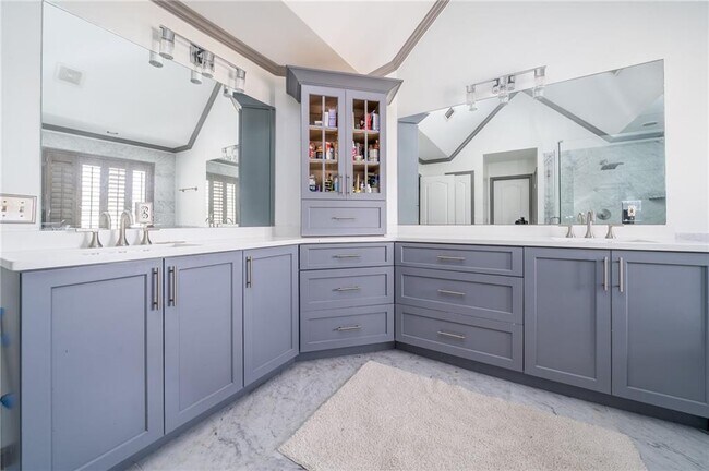 Building Photo - 12553 Kensington Blvd