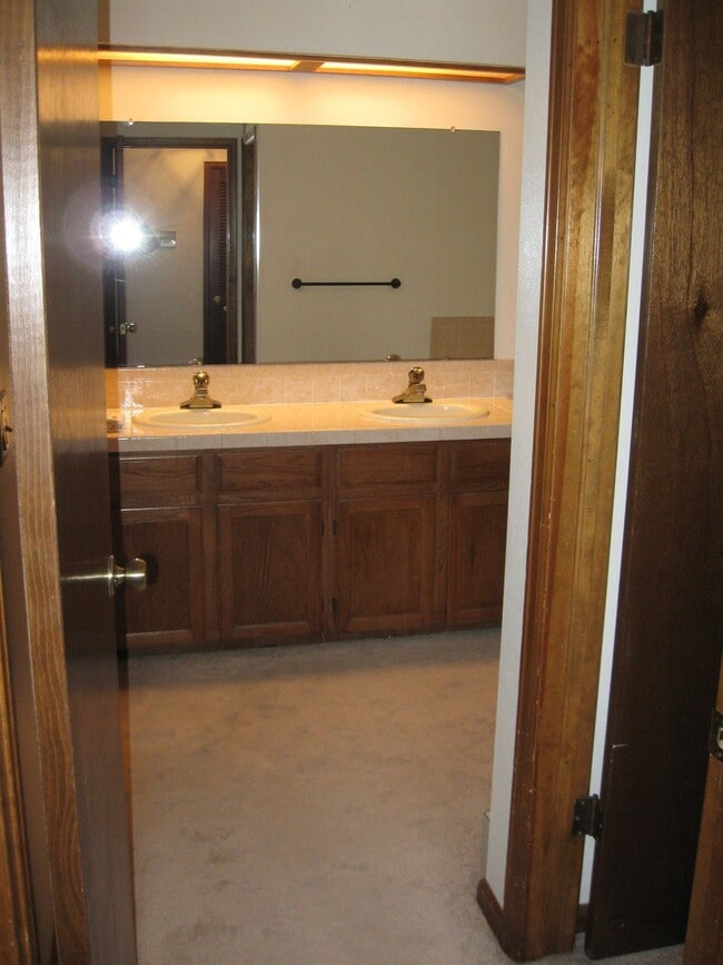 Building Photo - **Application Pending**  Pier Point Village - 2 Bedrooms, 2 Bathrooms (13OX#B-101)