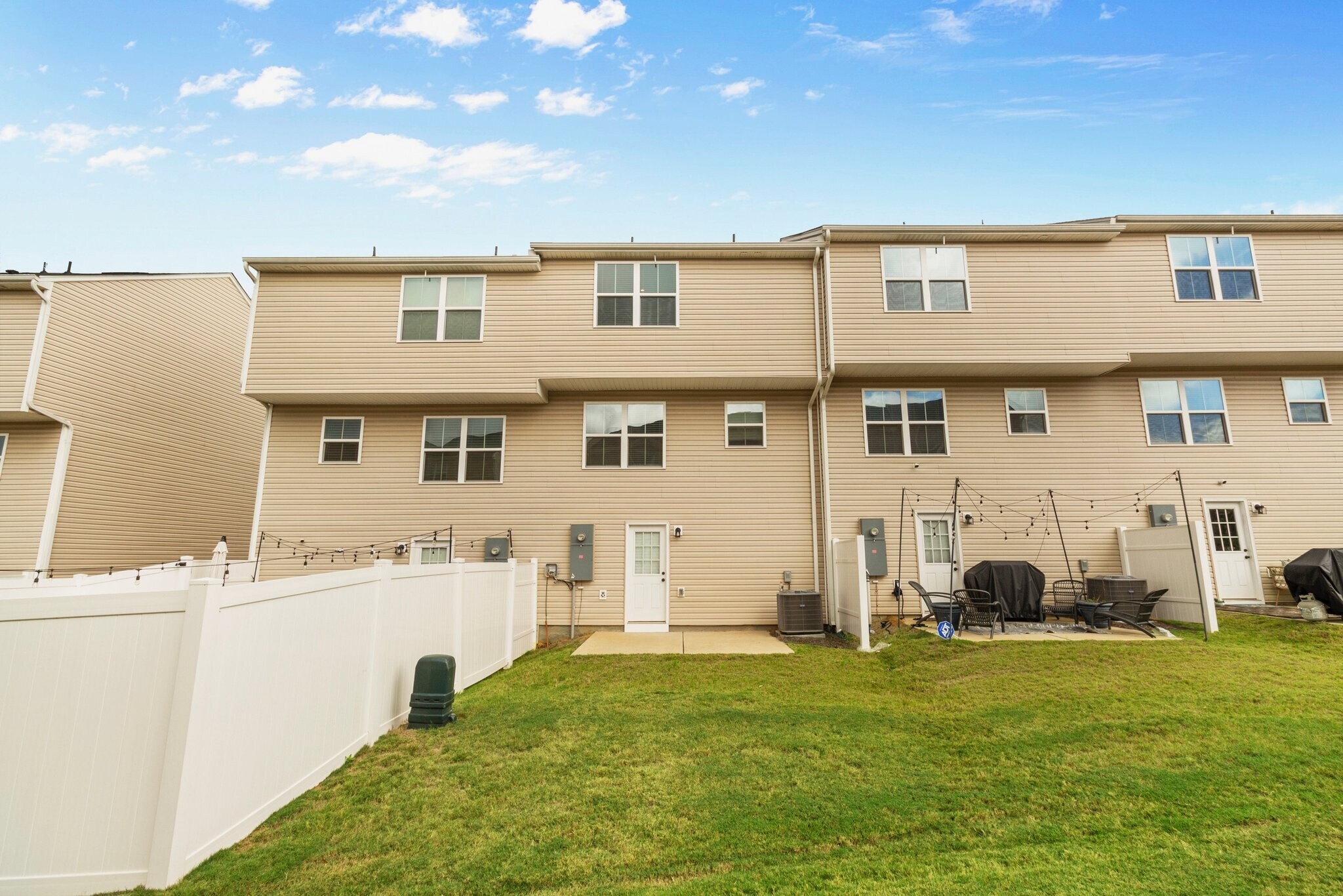 Building Photo - 6332 Cutwater Cir