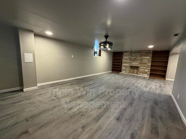 Building Photo - 3915 Itaska St