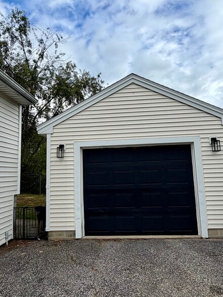 Building Photo - 70 Huntress Ave