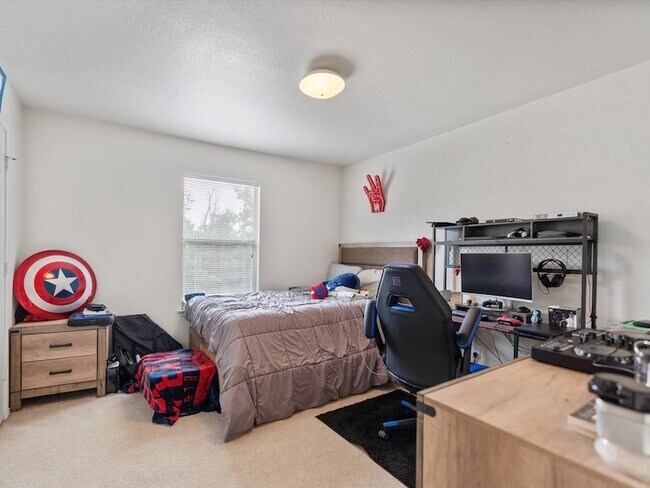 Building Photo - 5143 Roth Forest Ln