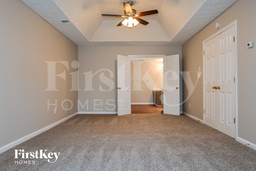 Building Photo - 740 Winbrook Dr