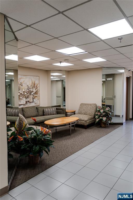 Building Photo - 5 Linden St