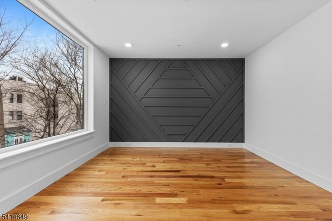 Building Photo - 37 S 7th St