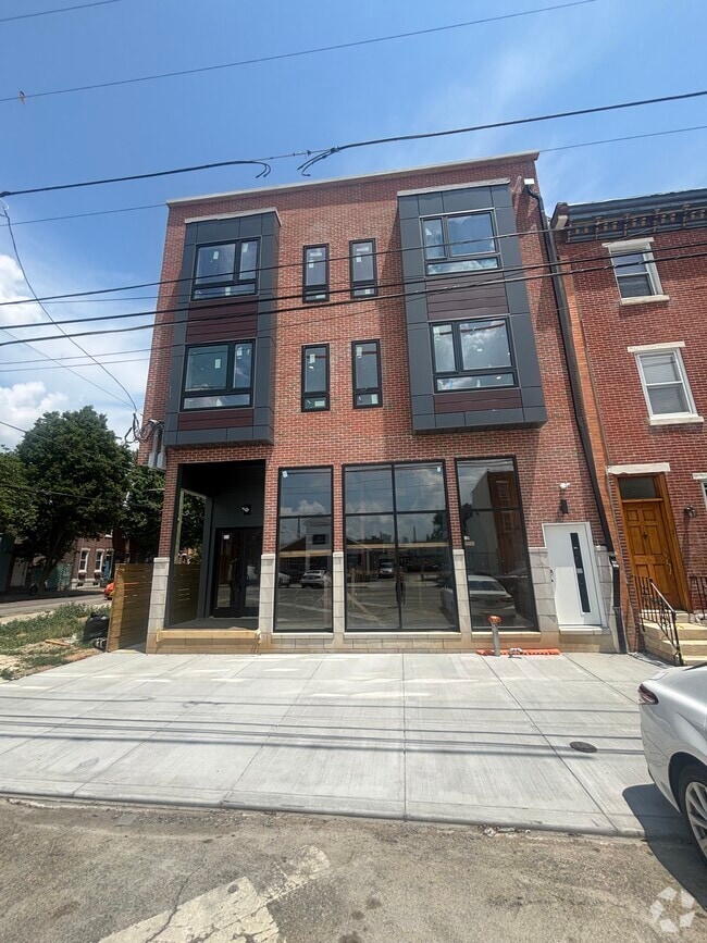 Building Photo - 2331 E York St