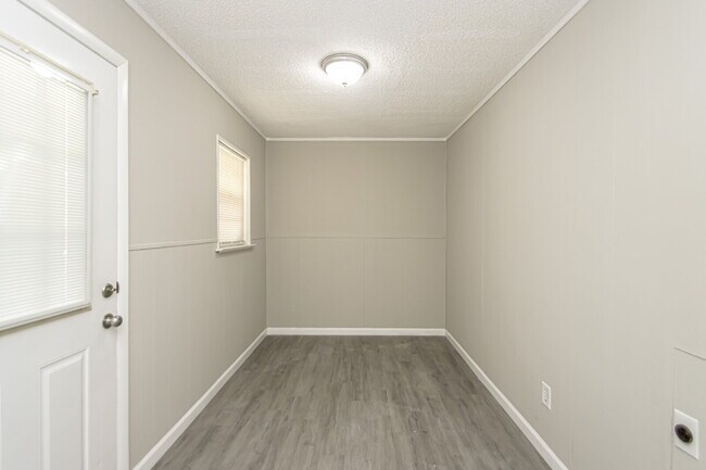 Building Photo - Charming 3-Bedroom Home on a Spacious Lot in Benton, AR – Perfect for Comfortable Living!