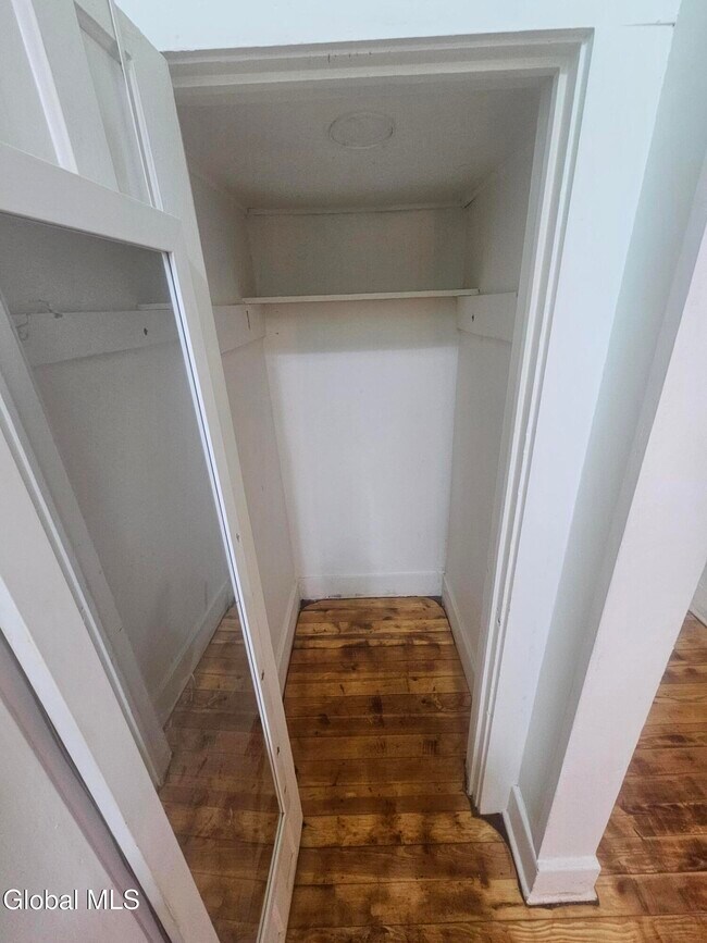 Building Photo - 40 Main St