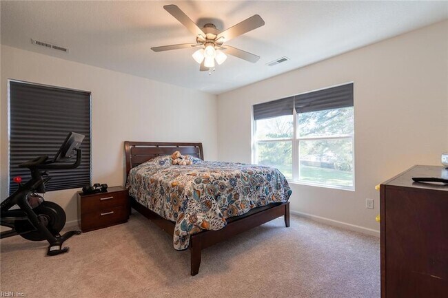 Building Photo - 1536 Beekman St