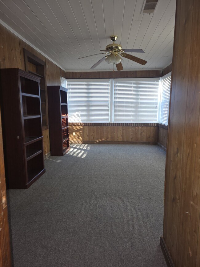 Building Photo - 3422 Shenandoah Dr