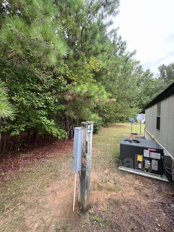 Building Photo - 39 Quiet Country Ln