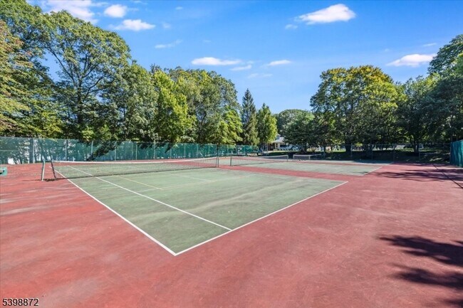 Building Photo - 56 Maple Ln