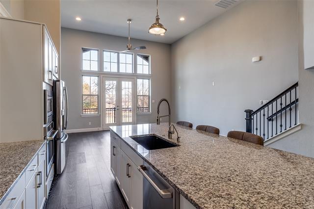 Building Photo - 1348 Arch Pl